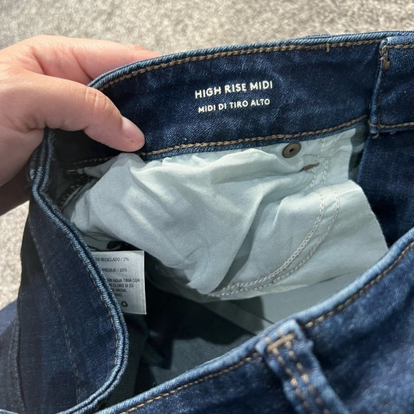 Women’s Universal Thread High Rise Midi Jean Shorts. Size 12/31. - Picture 2 of 4